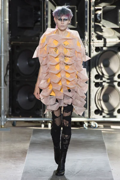 Look 5